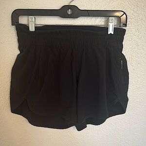 Black lululemon shorts with pocket